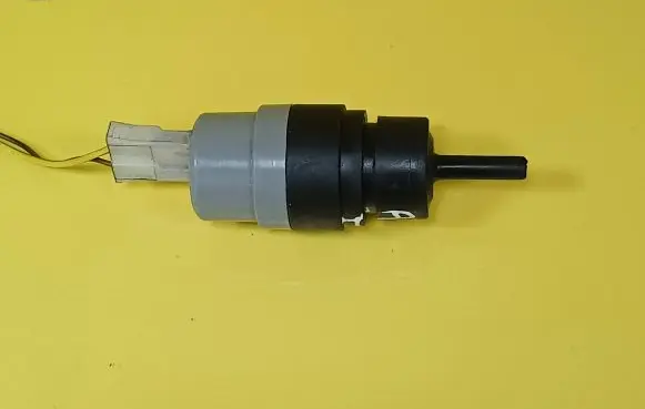 Audi A6 S6 C4 4A Windscreen/windshield washer pump 431955651