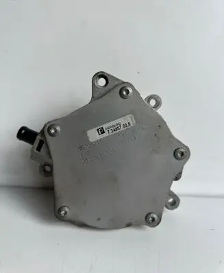 Audi A4 S4 B7 8E 8H Vacuum pump