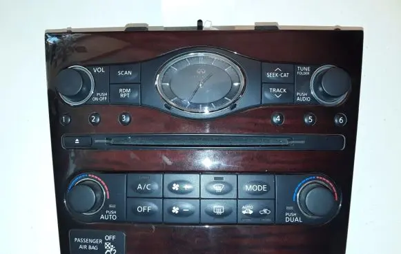 Infiniti G37 Air conditioner control unit module 1UF1A