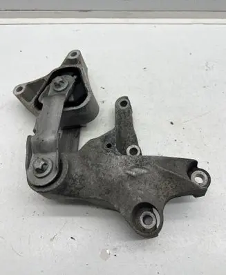Mercedes-Benz A W176 Engine mounting bracket A2462401309