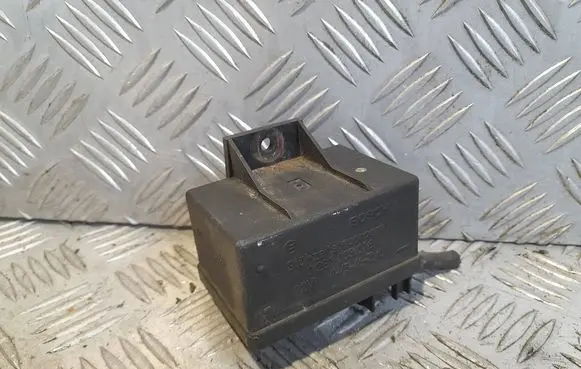 Jaguar S-Type Glow plug pre-heat relay 0281003018