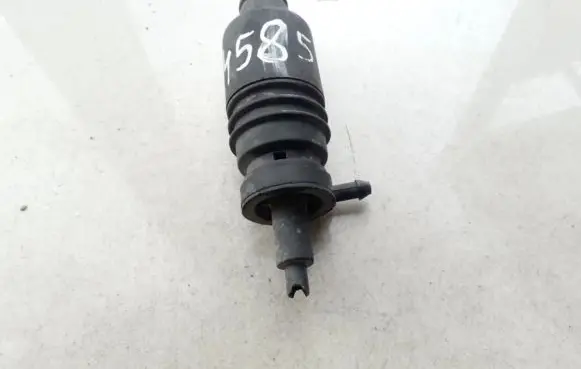 Audi A4 S4 B5 8D Windscreen/windshield washer pump E13021168