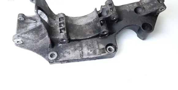 Volkswagen Transporter - Caravelle T5 Generator/alternator bracket R045903143C