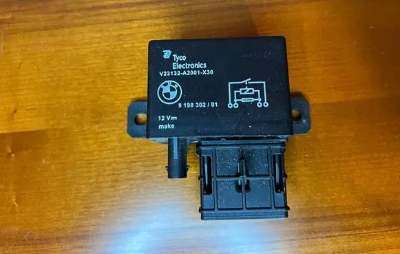 BMW X6 F16 Coolant fan relay 9198302 V23132A2001X30