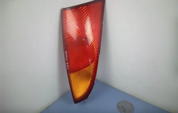 Ford Focus Rear/tail lights XS4X13404AE