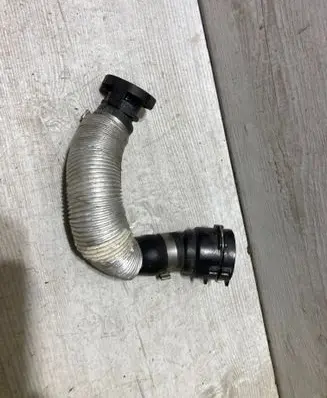 Ford Focus Breather/breather pipe/hose jn1q6758ab