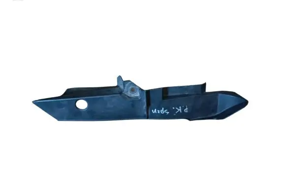 Honda CR-V Fender mounting bracket M6353