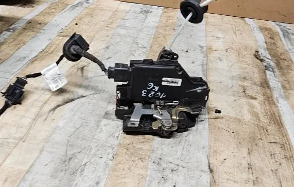 Audi A2 Rear door lock 8Z0839015D