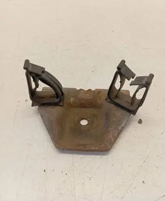 Battery bracket
