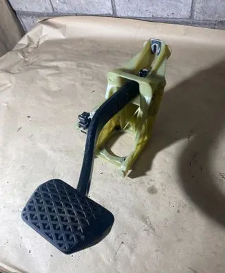 BMW 7 E65 E66 Brake pedal 6752517