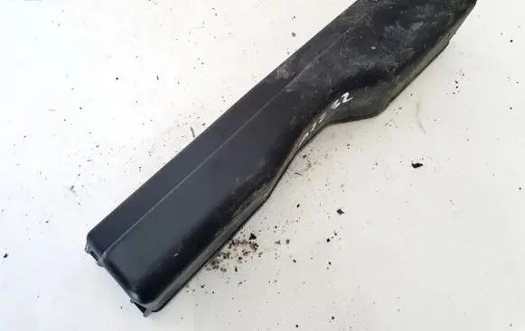 Toyota Corolla Verso AR10 Fuse box cover 8179