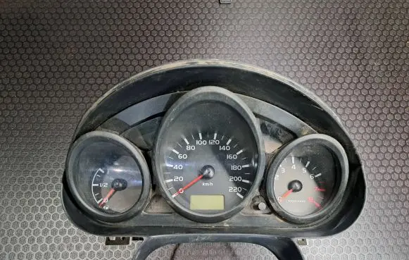 Mitsubishi Colt Speedometer (instrument cluster) A20051012 MN148870
