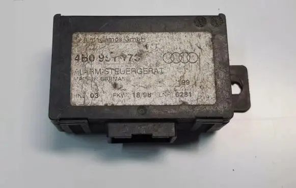 Volkswagen Golf VII Trunk lid opening control unit 