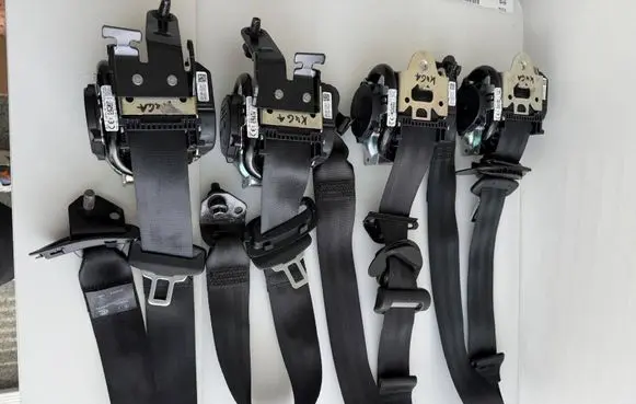 Ford Kuga III Set of seat belts LV4B-S611B69 LV4B-S611B68 LV4B-S61295