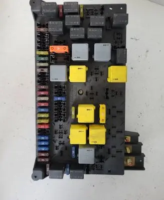 Mercedes-Benz ML W163 Fuse box set 1635450205 01004800