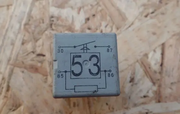 Audi A6 S6 C5 4B Other relay 141951253