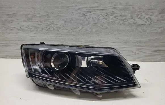 Skoda Octavia Mk3 (5E) Headlight/headlamp 5E1941016B