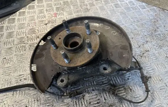 Opel Astra J Front wheel hub