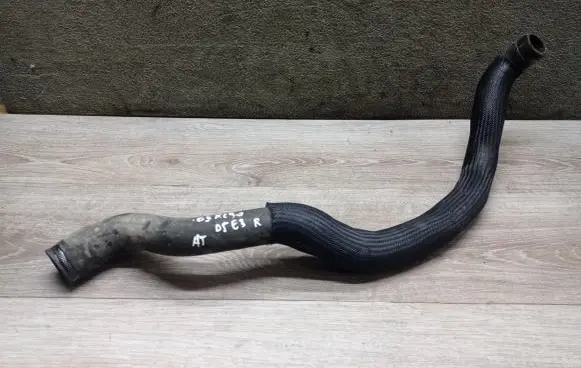Volvo XC90 Engine coolant pipe/hose