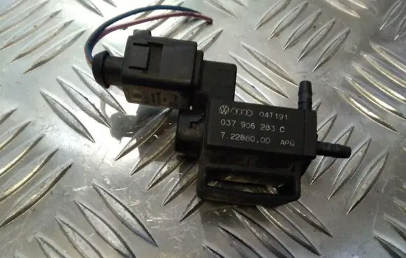 Volkswagen Golf V Turbo solenoid valve 037906283C 72288000