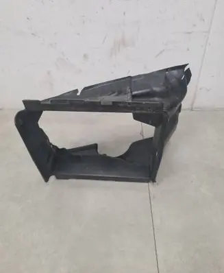 Volkswagen Touareg II Intercooler air channel guide 7P6117336