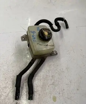 Lexus RX 330 - 350 - 400H Brake fluid reservoir 