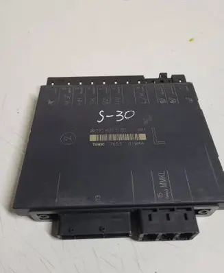 Mercedes-Benz S W220 Seat control module 2208201185 7653 A65301