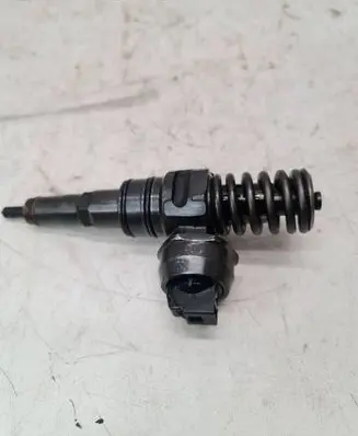 Volkswagen PASSAT B6 Fuel injector 038130073BQ