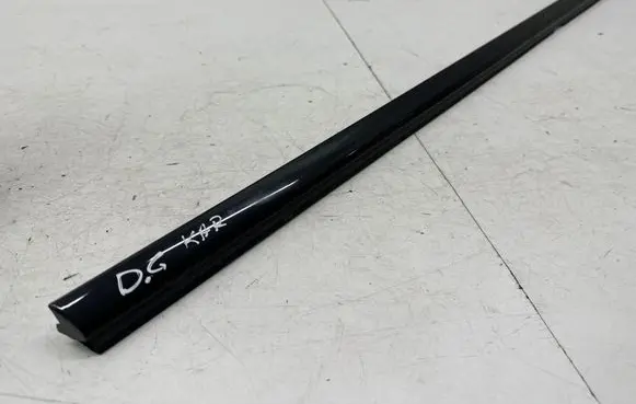 Mercedes-Benz CLA C118 X118 Rear door glass trim molding
