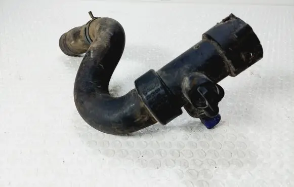 Audi A6 S6 C5 4B Engine coolant pipe/hose 4B0121049D
