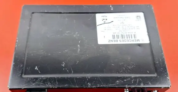 Mercedes-Benz E W212 Antenna control unit A2048701896
