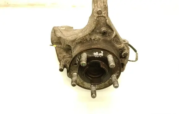 Front wheel hub