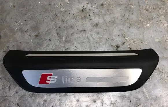 Audi Q3 8U Front sill (body part) 8U0853376B