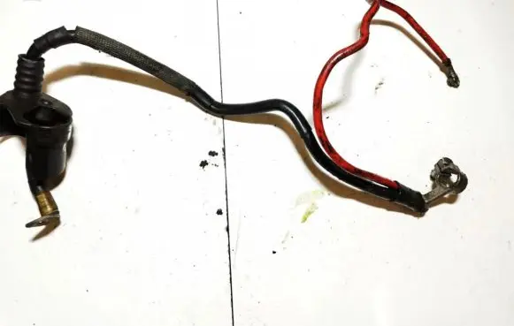Volkswagen PASSAT B6 Positive cable (battery)