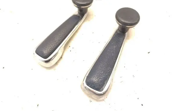 Mercedes-Benz W123 Rear door window winding handle 