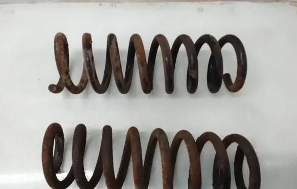 Mercedes-Benz E W210 Rear coil spring 