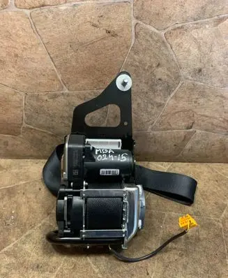 Mercedes-Benz E W238 Front seatbelt 634523300