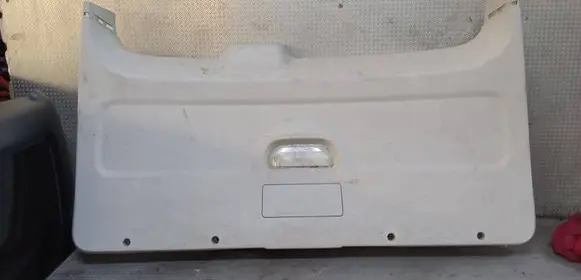 Volkswagen Routan Tailgate trim 1FA06ES3AC