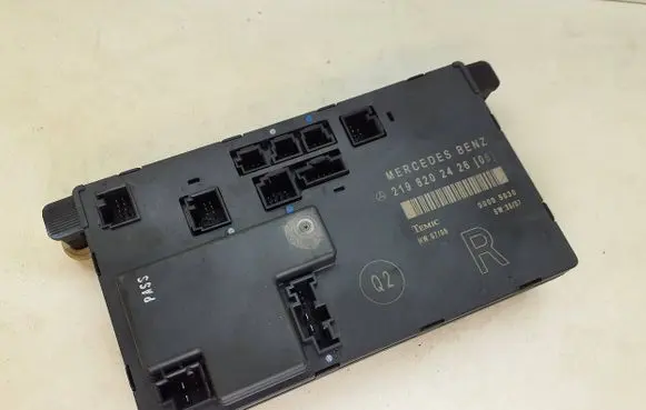 Mercedes-Benz CLS C219 Door control unit/module 2198202426 00005030