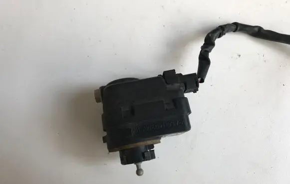 Peugeot 406 Headlight level adjustment motor 