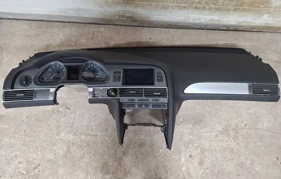 Audi A6 S6 C6 4F Dashboard