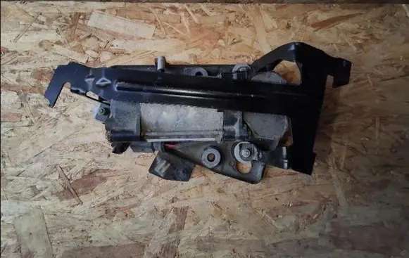 Volvo XC90 Air suspension compressor/pump 15155000872