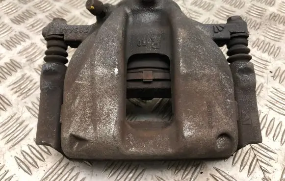 Honda CR-V Front brake caliper