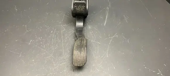 Mercedes-Benz Sprinter W906 Accelerator throttle pedal 0280755025 9063000304