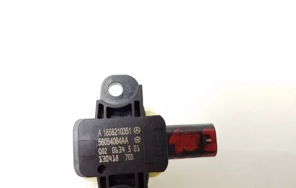 Mercedes-Benz CLA C117 X117 W117 Airbag deployment crash/impact sensor A1668210351 56054084AA