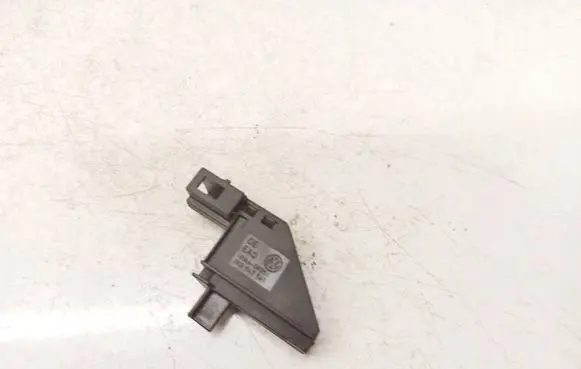 Volkswagen Golf VI Sensor 1K0947561