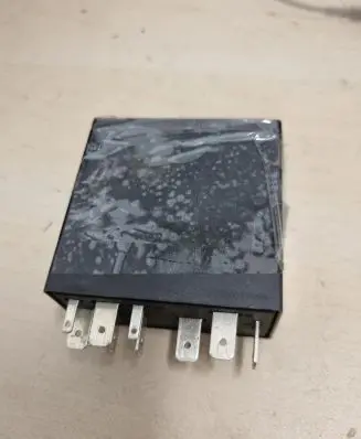 Volkswagen PASSAT B5 Other relay 4B0955531A