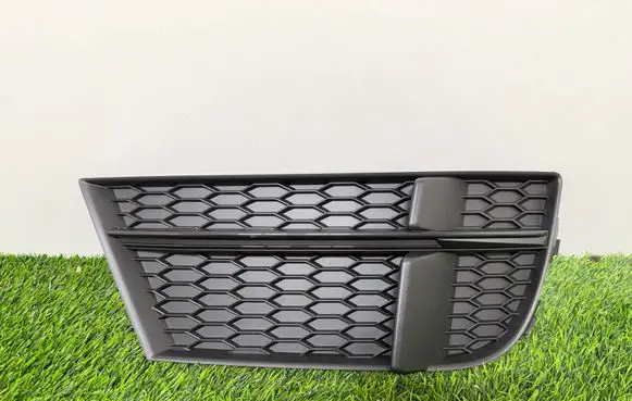 Audi A3 S3 8V Front bumper lower grill 8V3807682N