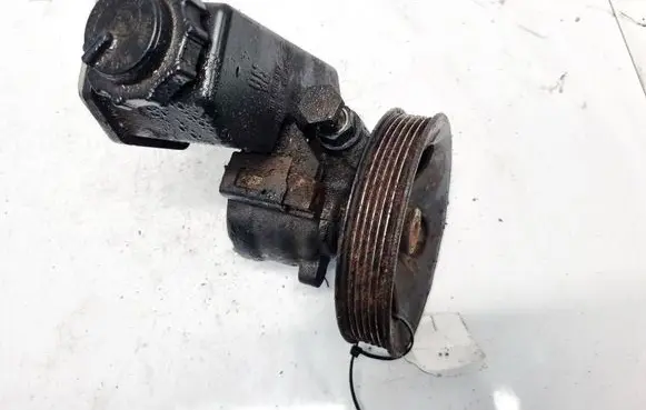 Opel Vectra B Power steering pump 90495957 26044812og