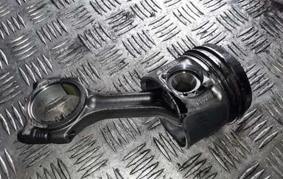 Opel Vivaro Piston 080340